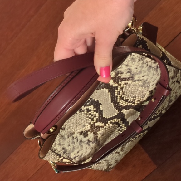 Kate Spade Fleur Embossed Small Top Handle Satchel Bag Snake Snakeskin - Picture 13 of 14